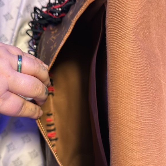 Louis Vuitton Saddlebag - Picture 9 of 14